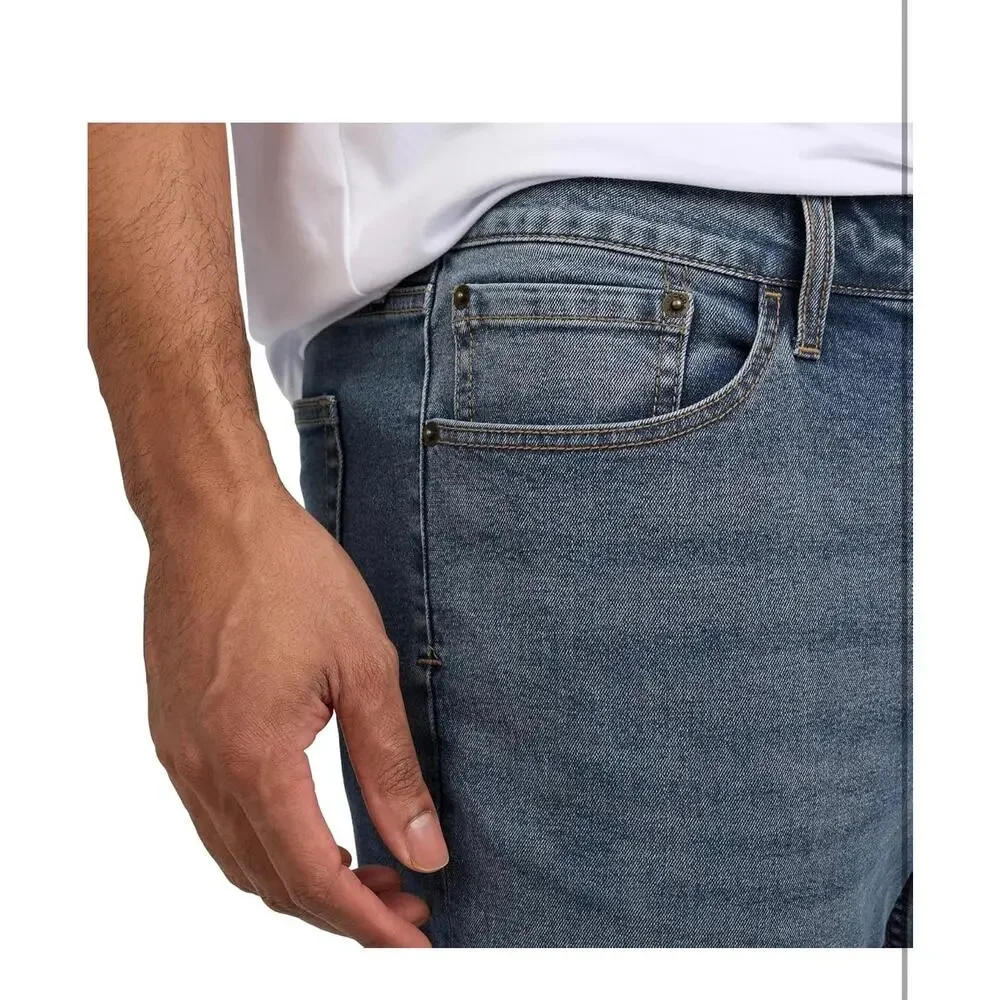 IZOD Saltwater Men's jeans Size 32 X29 NEW # J936